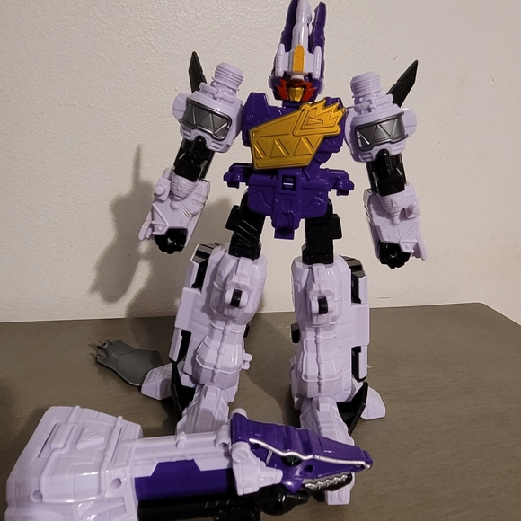 Power Rangers toys. - Picture 4 of 4